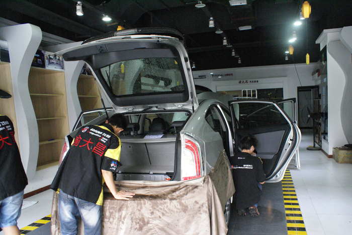 豐田普銳斯全車隔音安博士汽車隔音改裝隔熱降噪（包括頂棚）重慶渝大昌汽車音響