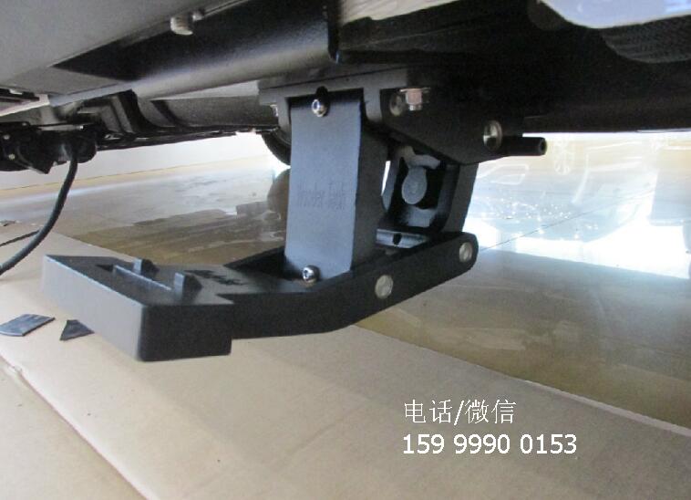 吉利博越加裝電動(dòng)踏板，國(guó)產(chǎn)也可以這么霸氣!