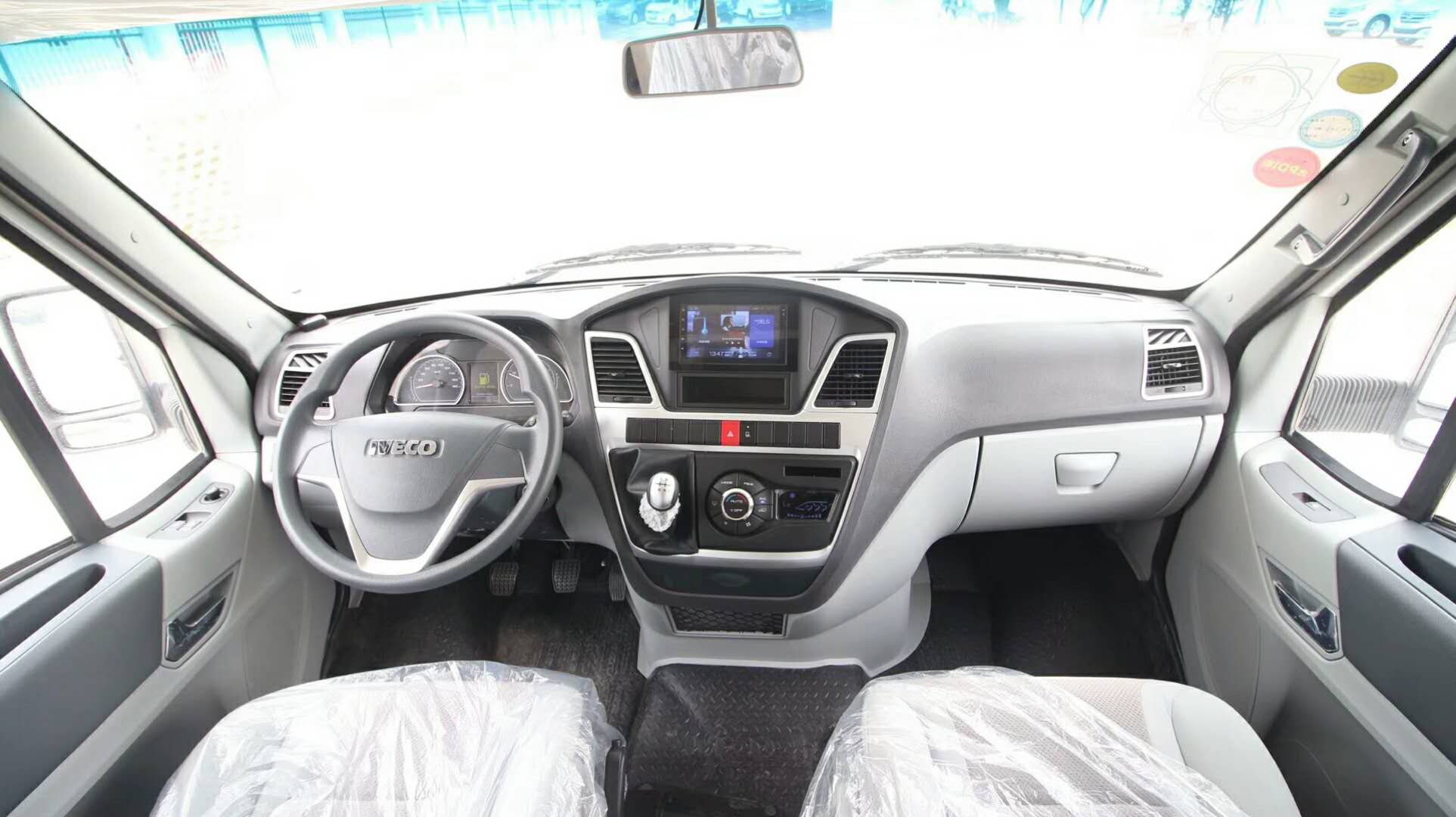 依維柯C型房車內(nèi)飾改裝