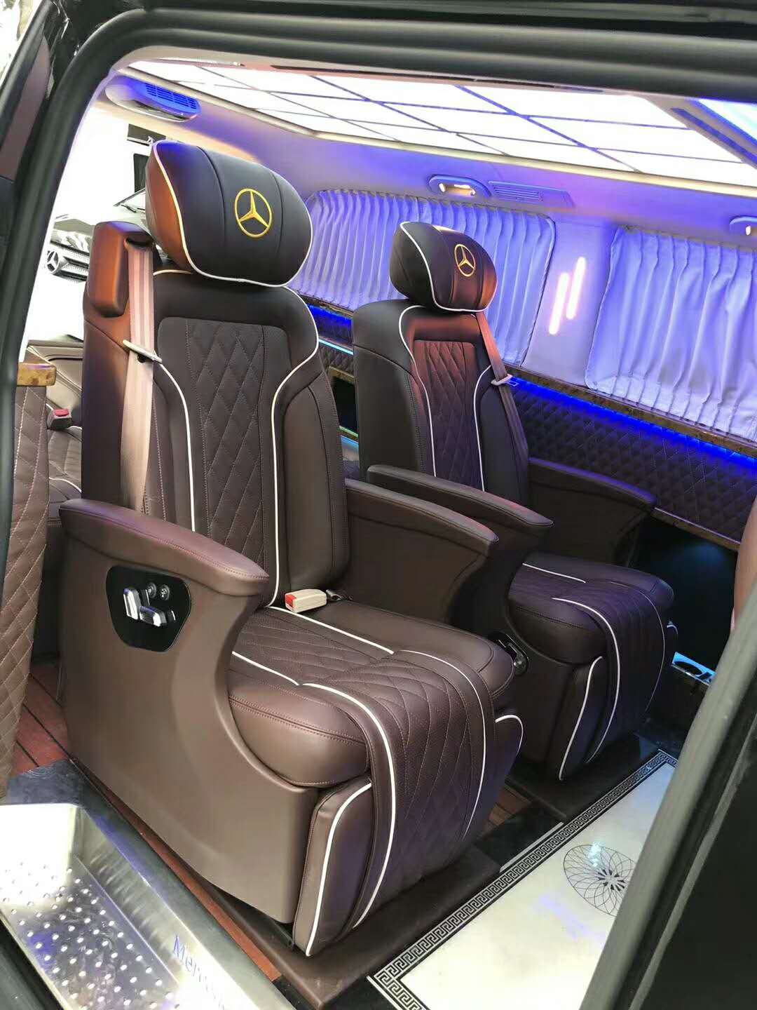 奔馳商務(wù)車無(wú)隔斷版豪華改裝