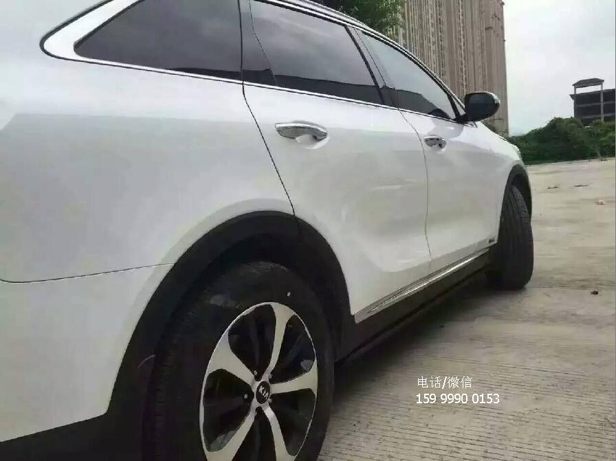起亞索蘭托L/智跑加裝電動(dòng)踏板，這下子方便多了