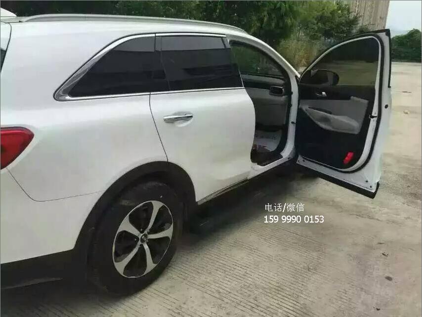 起亞索蘭托L/智跑加裝電動(dòng)踏板，這下子方便多了