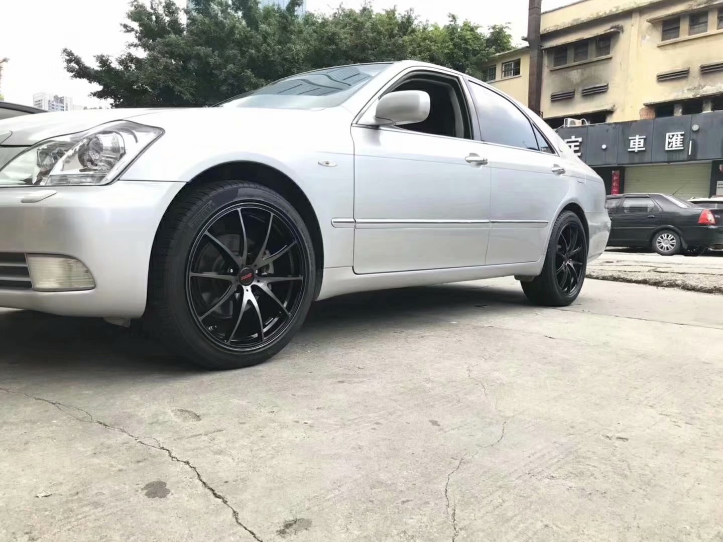 皇冠，裝 19寸 G25 kk色，完工