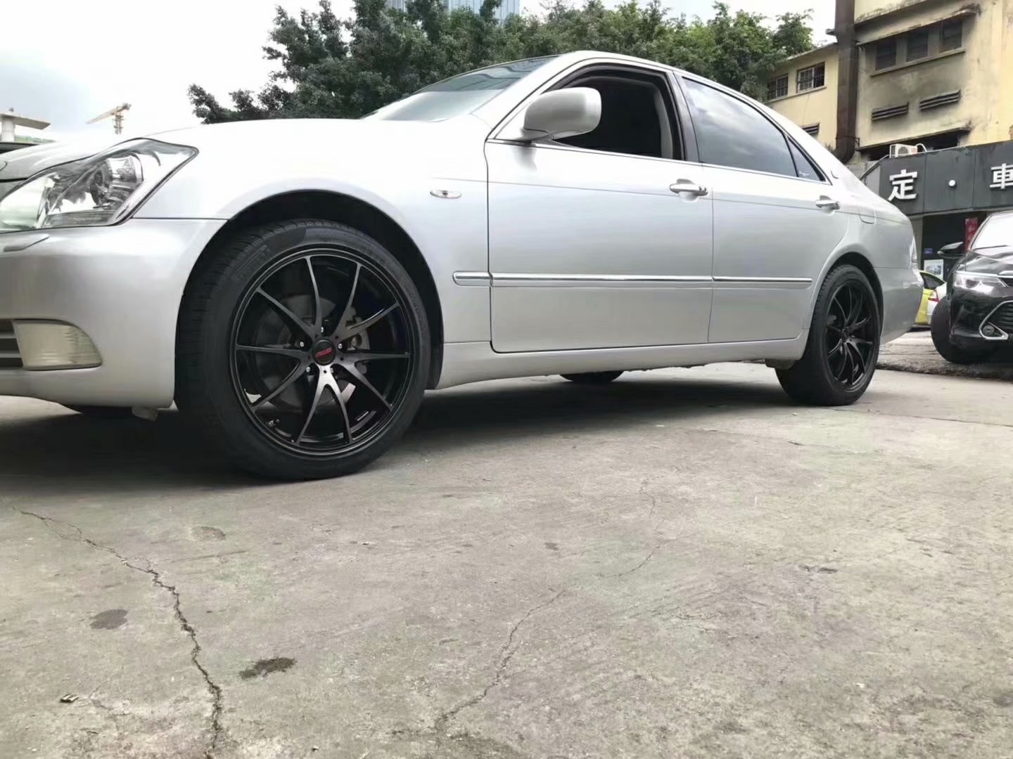皇冠，裝 19寸 G25 kk色，完工