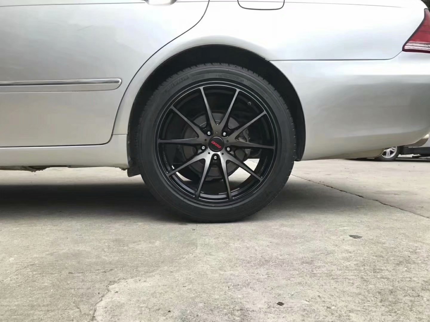 皇冠，裝 19寸 G25 kk色，完工