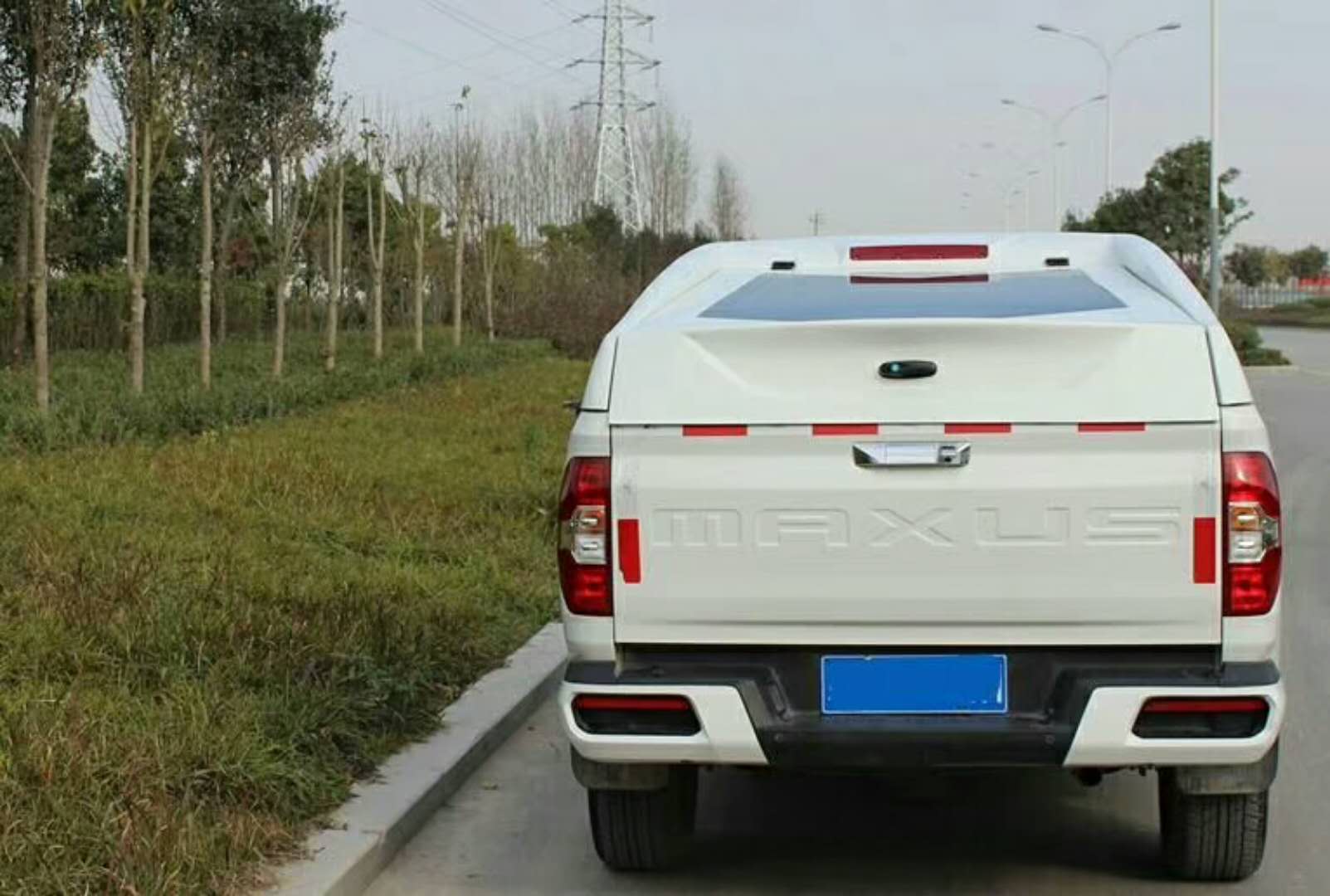 皮卡車后艙蓋改裝