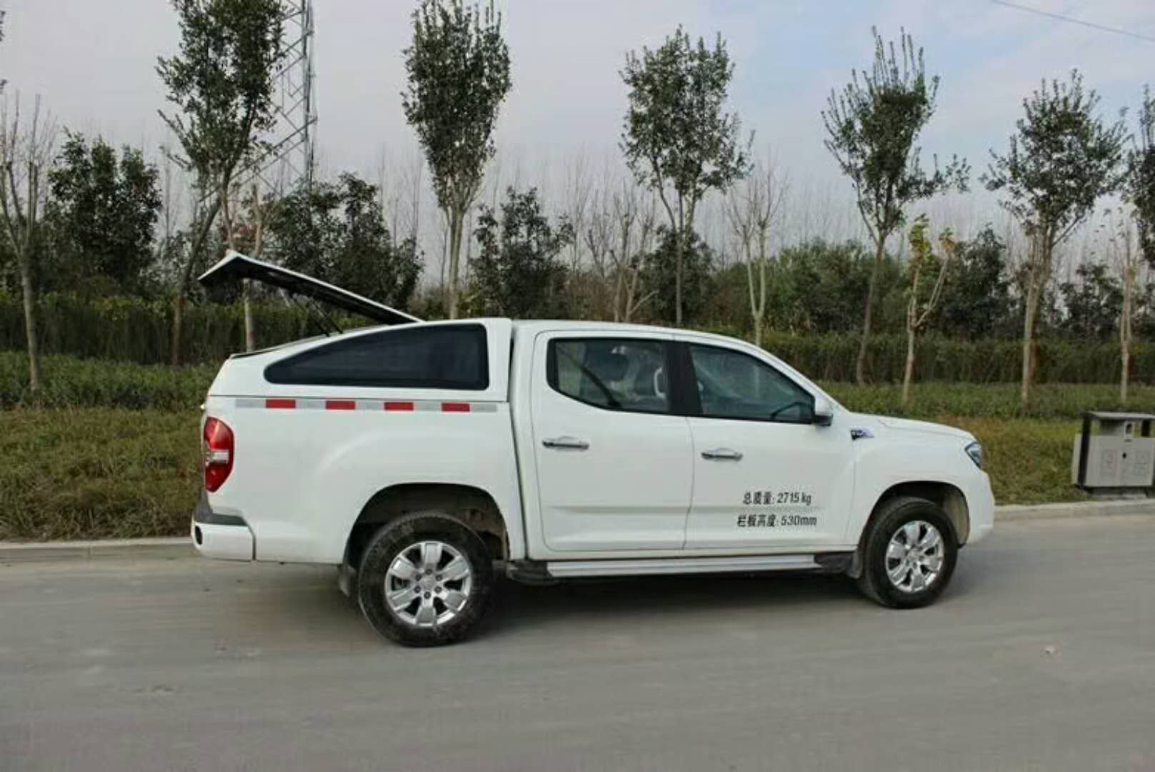 皮卡車后艙蓋改裝