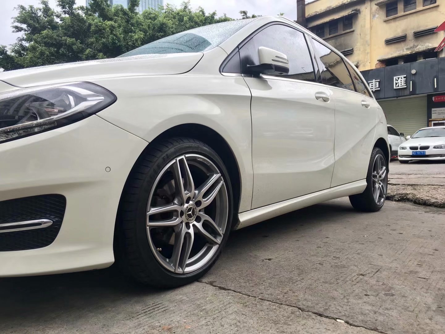 奔馳，換 原裝 18寸 AMG 完工！