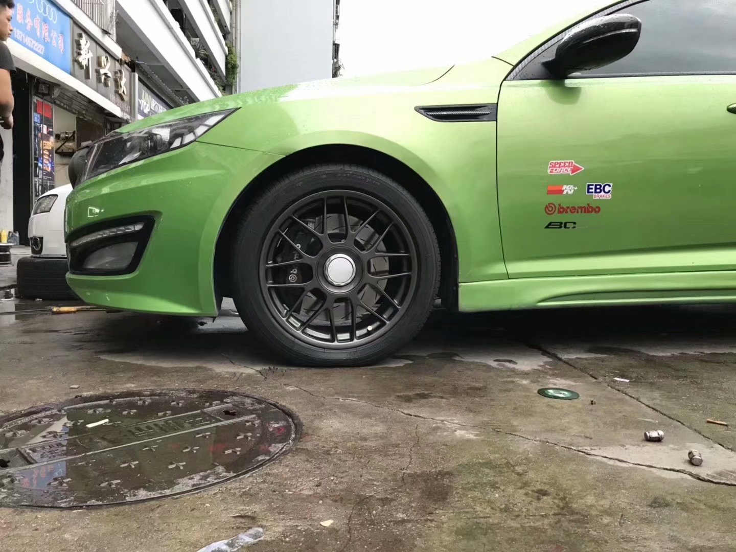 起亞 K5 ，換 BBS 18寸 完工 ！