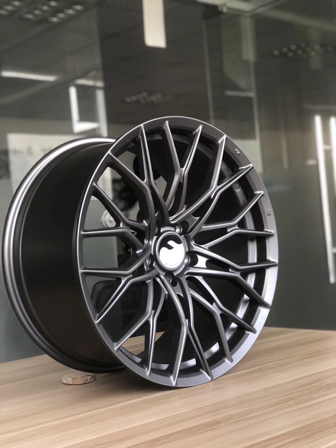 Facewheels FF72  輕質(zhì)旋壓系列輪圈 19寸20寸