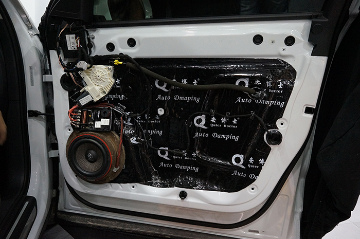 重慶汽車(chē)音響改裝哪家專(zhuān)業(yè)?重慶渝大昌奧迪Q3汽車(chē)音響改裝德國(guó)零點(diǎn) 全車(chē)安博士隔音降噪