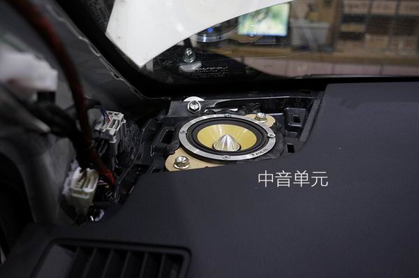 重慶汽車音響改裝哪家好？重慶渝大昌雷克薩斯NX200音響改裝勁浪烏托邦德國(guó)零點(diǎn)