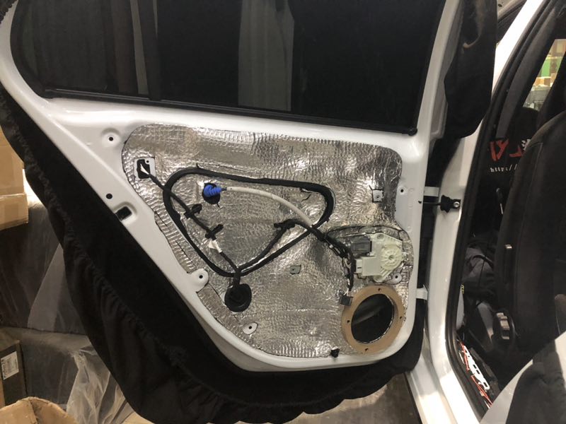 汕頭星悅汽車音響大眾高爾夫全車隔音降噪音響改裝勁浪PS165F3三分頻德國(guó)海螺進(jìn)入“發(fā)燒”狀態(tài)先鋒主機(jī)德國(guó)蟒蛇線材