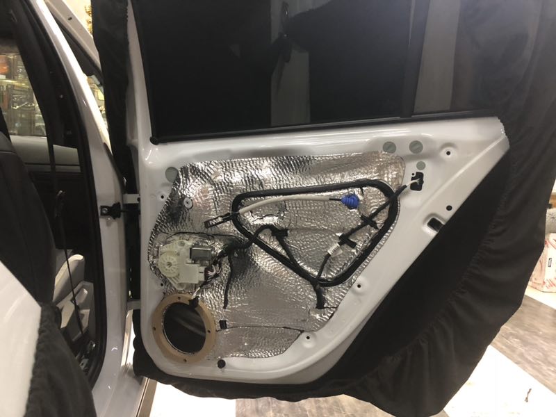 汕頭星悅汽車音響大眾高爾夫全車隔音降噪音響改裝勁浪PS165F3三分頻德國(guó)海螺進(jìn)入“發(fā)燒”狀態(tài)先鋒主機(jī)德國(guó)蟒蛇線材