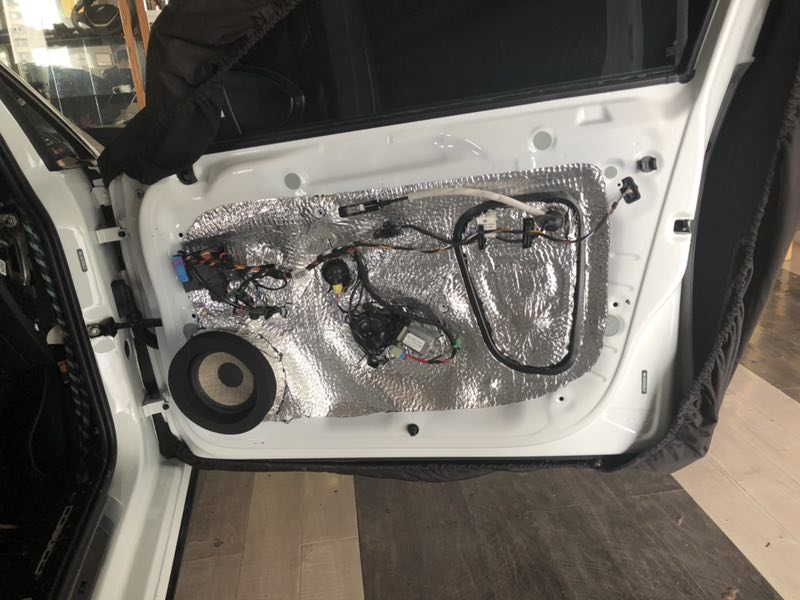 汕頭星悅汽車音響大眾高爾夫全車隔音降噪音響改裝勁浪PS165F3三分頻德國(guó)海螺進(jìn)入“發(fā)燒”狀態(tài)先鋒主機(jī)德國(guó)蟒蛇線材