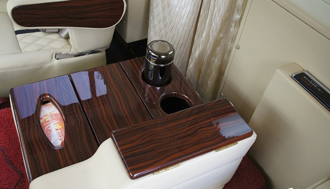 重慶房車內(nèi)飾改裝之重慶渝大昌豐田考斯特汽車音響改裝德國(guó)零點(diǎn)內(nèi)飾改裝木地板座椅改裝