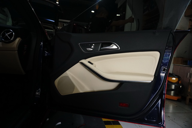 重慶汽車音響改裝哪家好?重慶渝大昌奔馳CLA200汽車音響改裝瑞典卓美XC6.2C喇叭