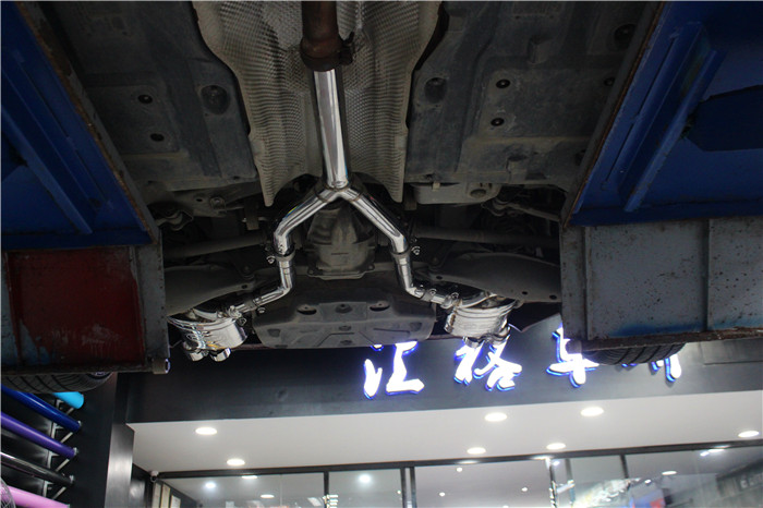 长沙汽车改装店 奔驰SLK排气改装 Res中尾段阀门排气