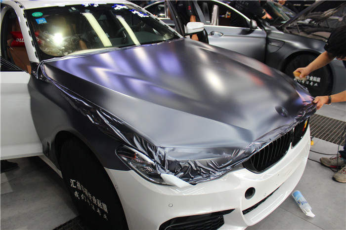 長沙汽車貼膜店 寶馬五系全車改色 美國Teckwrap電光深灰改色膜