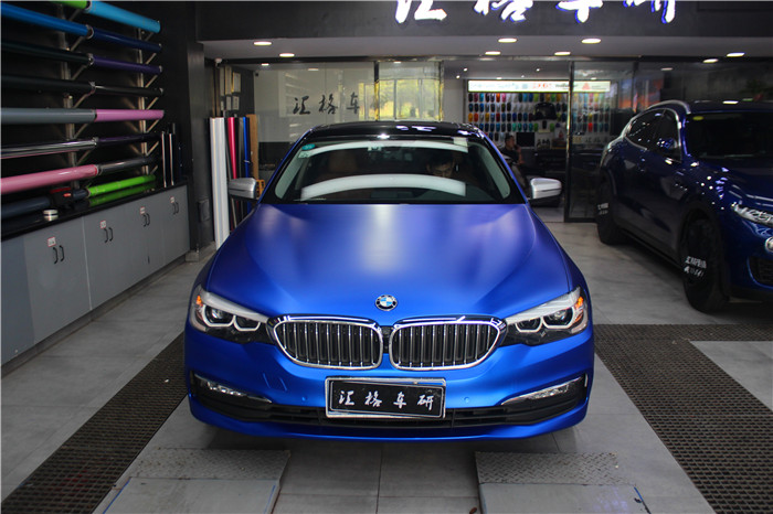 長(zhǎng)沙改裝店 寶馬五系改色貼膜 美國(guó)禿鷹Teckwrap綢緞金屬藍(lán)車(chē)身改色膜