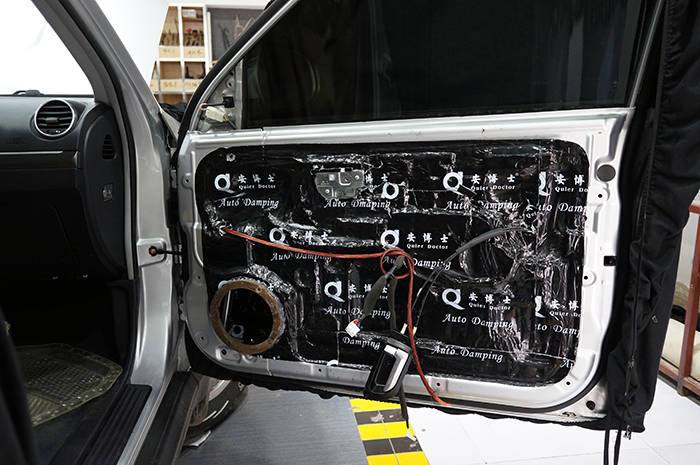 重慶汽車音響改裝哪家好？重慶渝大昌哈弗H5音響改裝德國零點(diǎn)和全車安博士隔音
