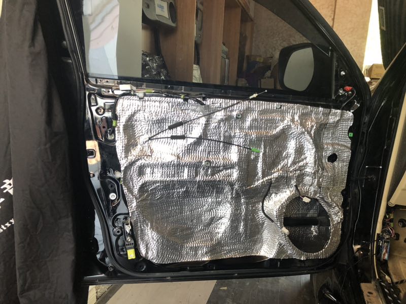 汕頭星悅汽車音響改裝豐田普拉多霸道2700升級(jí)隔音降噪作業(yè)汽車隔音降噪處理改裝汽車音響套餐