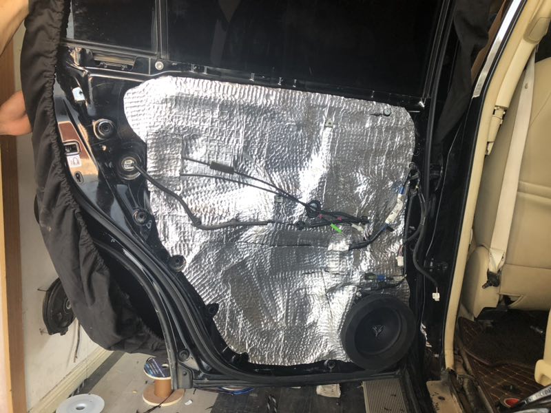 汕頭星悅汽車音響改裝豐田普拉多霸道2700升級(jí)隔音降噪作業(yè)汽車隔音降噪處理改裝汽車音響套餐