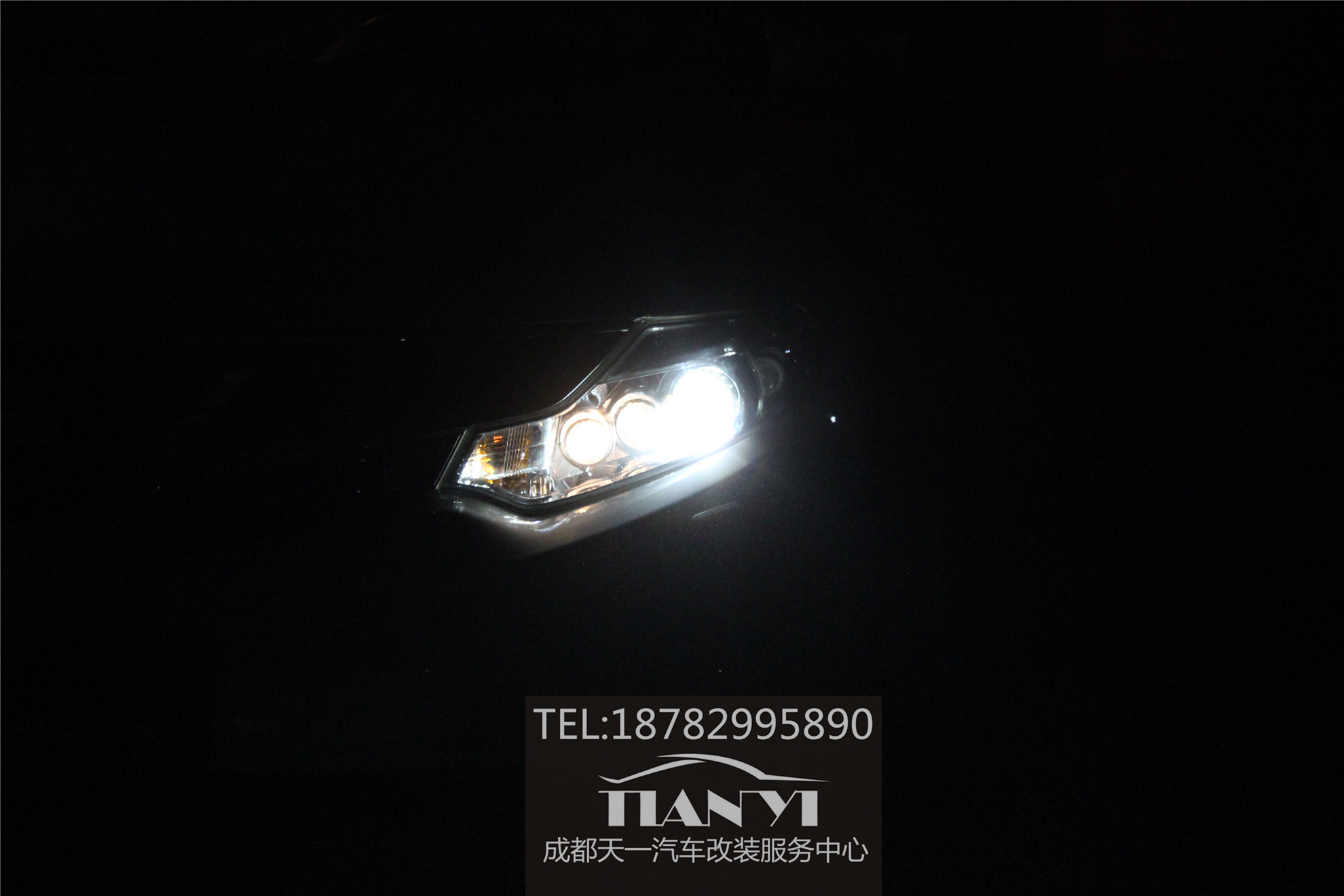 成都樓蘭改車燈改裝米石M2 LED大燈雙光透鏡性能版照明系統(tǒng)