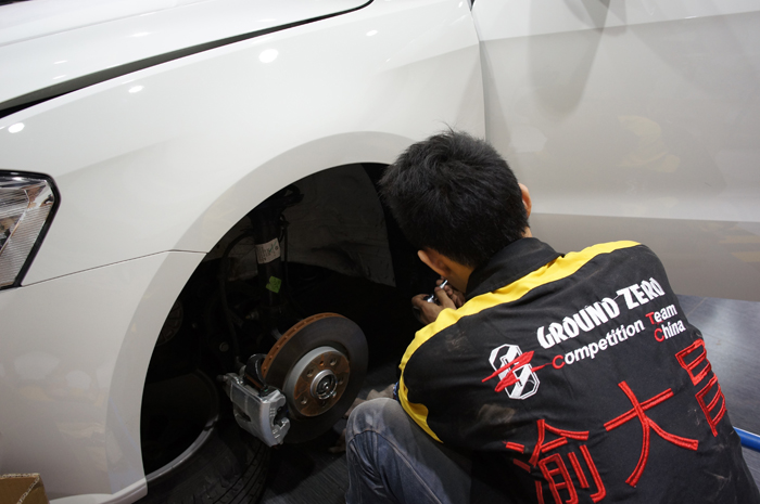 重慶汽車音響改裝哪家好？重慶渝大昌大眾朗逸汽車音響改裝美國來福全車隔音降噪安博士隔音吸音