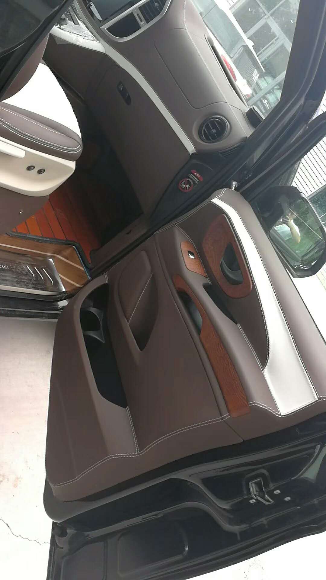 奔馳商務(wù)車航空座椅改裝