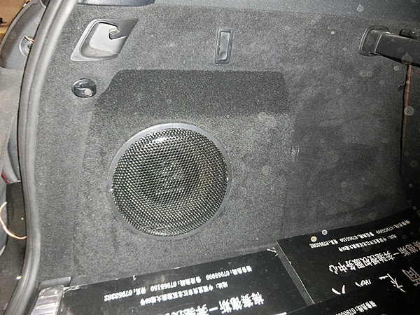 重慶汽車音響改裝哪家好？重慶渝大昌奔馳ML400汽車音響改裝丹拿S242德國(guó)零點(diǎn)