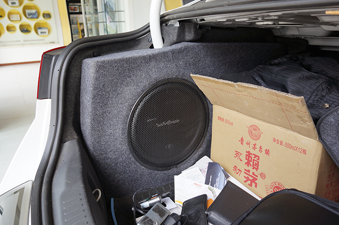 汽車影院 雪佛蘭邁銳寶汽車音響改裝德國零點和美國來福5.1聲道影音 重慶渝大昌