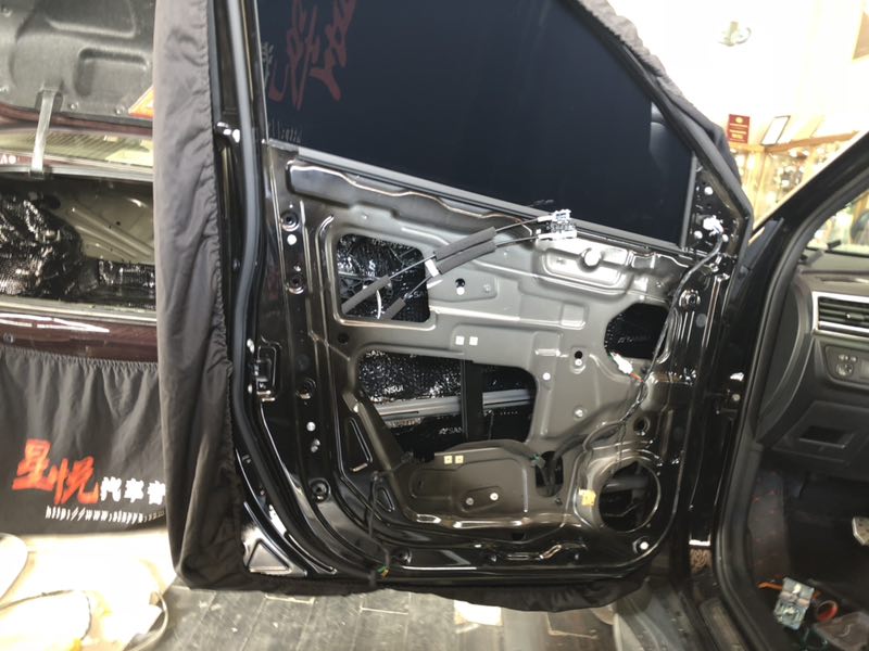 汕頭星悅汽車音響改裝東風(fēng)風(fēng)光580升級(jí)隔音降噪音響改裝喇叭加裝低音炮卸下疲憊享受極致音質(zhì)的無限魅力 ！