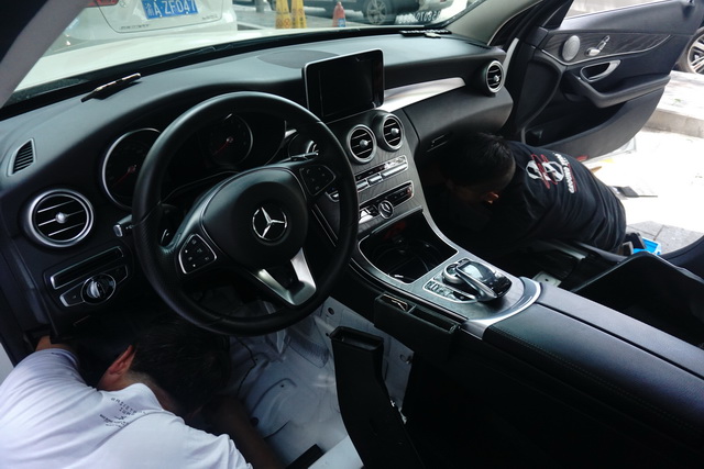 重慶汽車音響改裝哪家好重慶渝大昌奔馳C200汽車音響改裝史泰格奔馳專用三分頻喇叭