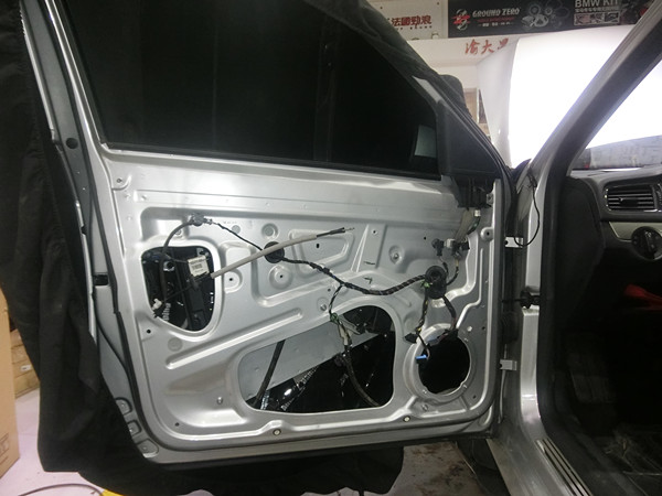 重慶汽車音響改裝哪家好？重慶渝大昌大眾朗逸全車隔音降噪 安博士汽車隔音吸音棉改裝
