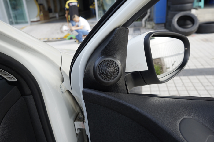 重慶汽車音響改裝哪家好？重慶渝大昌大眾高爾夫大眾高爾夫音響改裝德國零點(diǎn)三分頻倒模