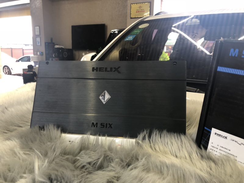 汕頭星悅汽車音響改裝店哈弗H9改裝沉浸在歌聲里只為德國HELIX一臺M SIX六路功放搞定全車音響而心動