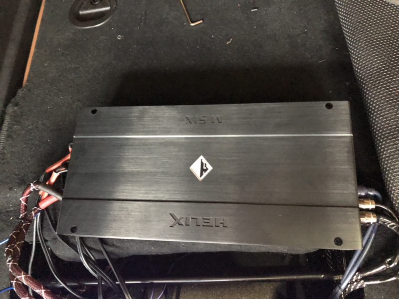 汕頭星悅汽車音響改裝店哈弗H9改裝沉浸在歌聲里只為德國HELIX一臺M SIX六路功放搞定全車音響而心動