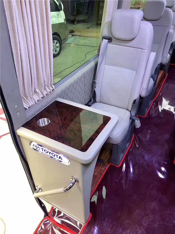 考斯特商務(wù)車內(nèi)飾改裝