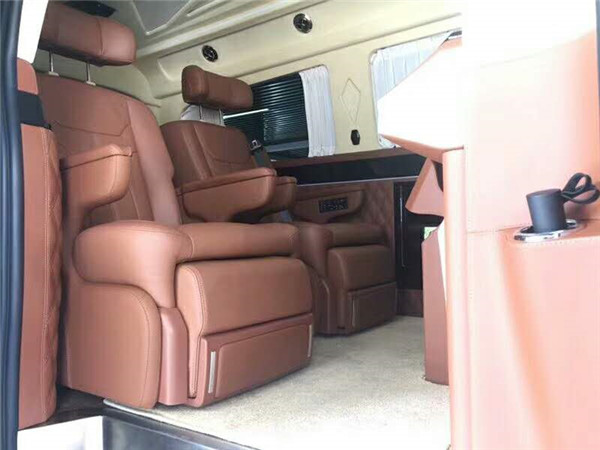 奔馳商務車內(nèi)飾改裝