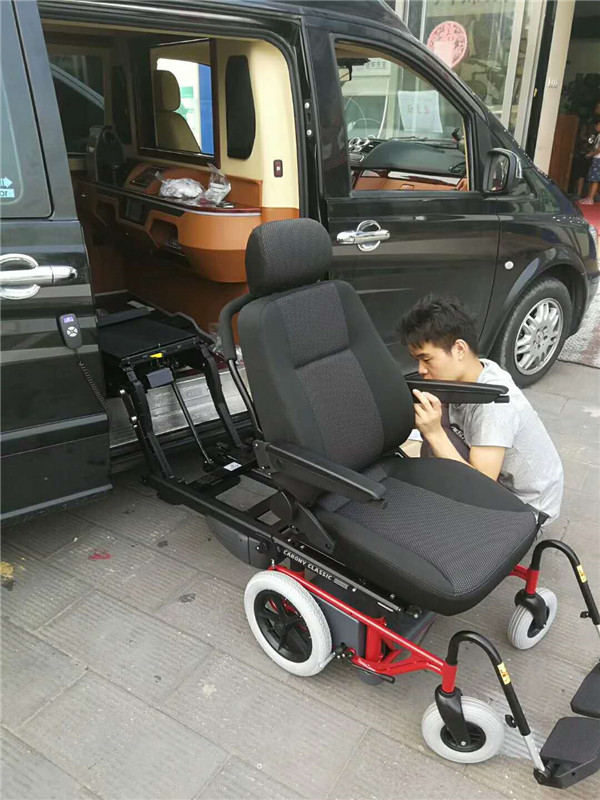 奔馳商務(wù)車福祉座椅改裝