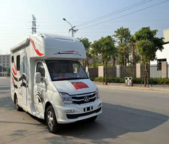 大通C型旅居房車－－內(nèi)飾改裝