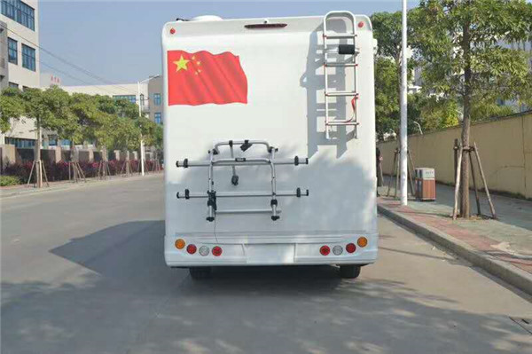 大通C型旅居房車－－內(nèi)飾改裝