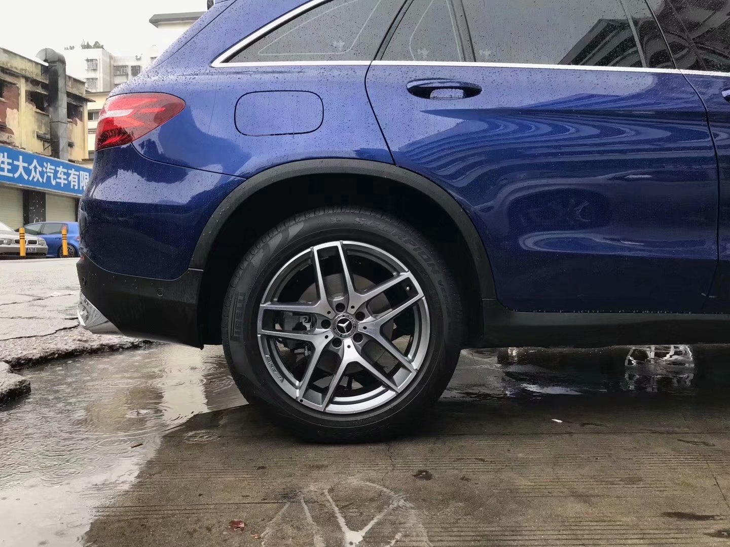 提新車，換奔馳 原廠19寸 AMG 完工！