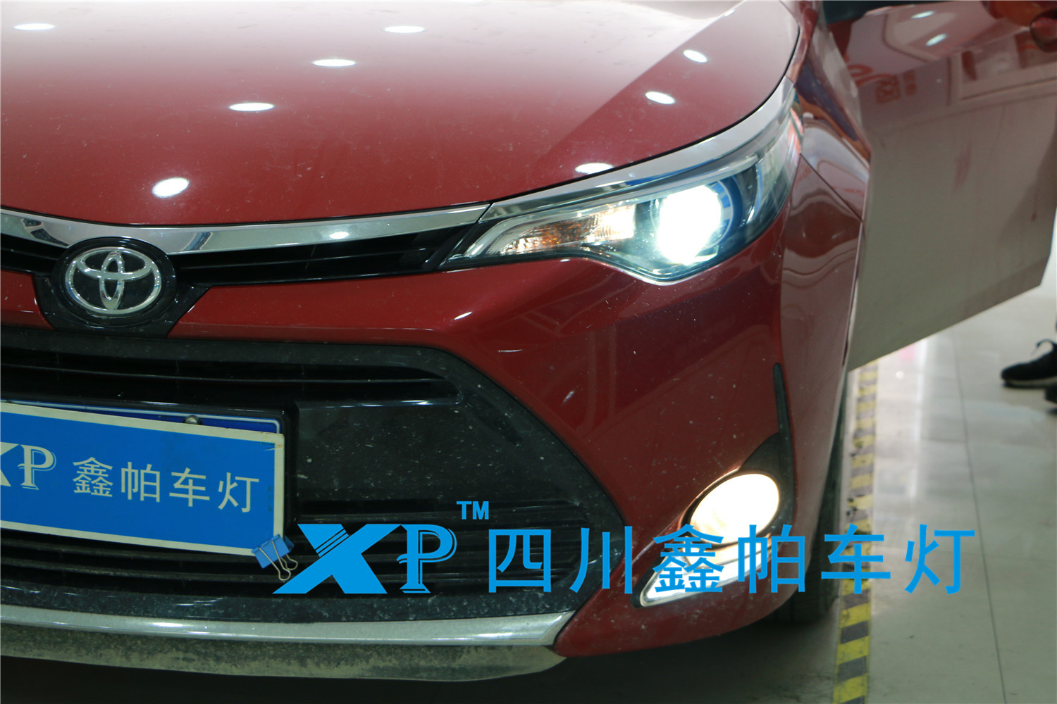 豐田雷凌卡羅拉凱美瑞成都專業(yè)改燈燈光升級成都鑫帕車燈雙光透鏡氙氣燈LED