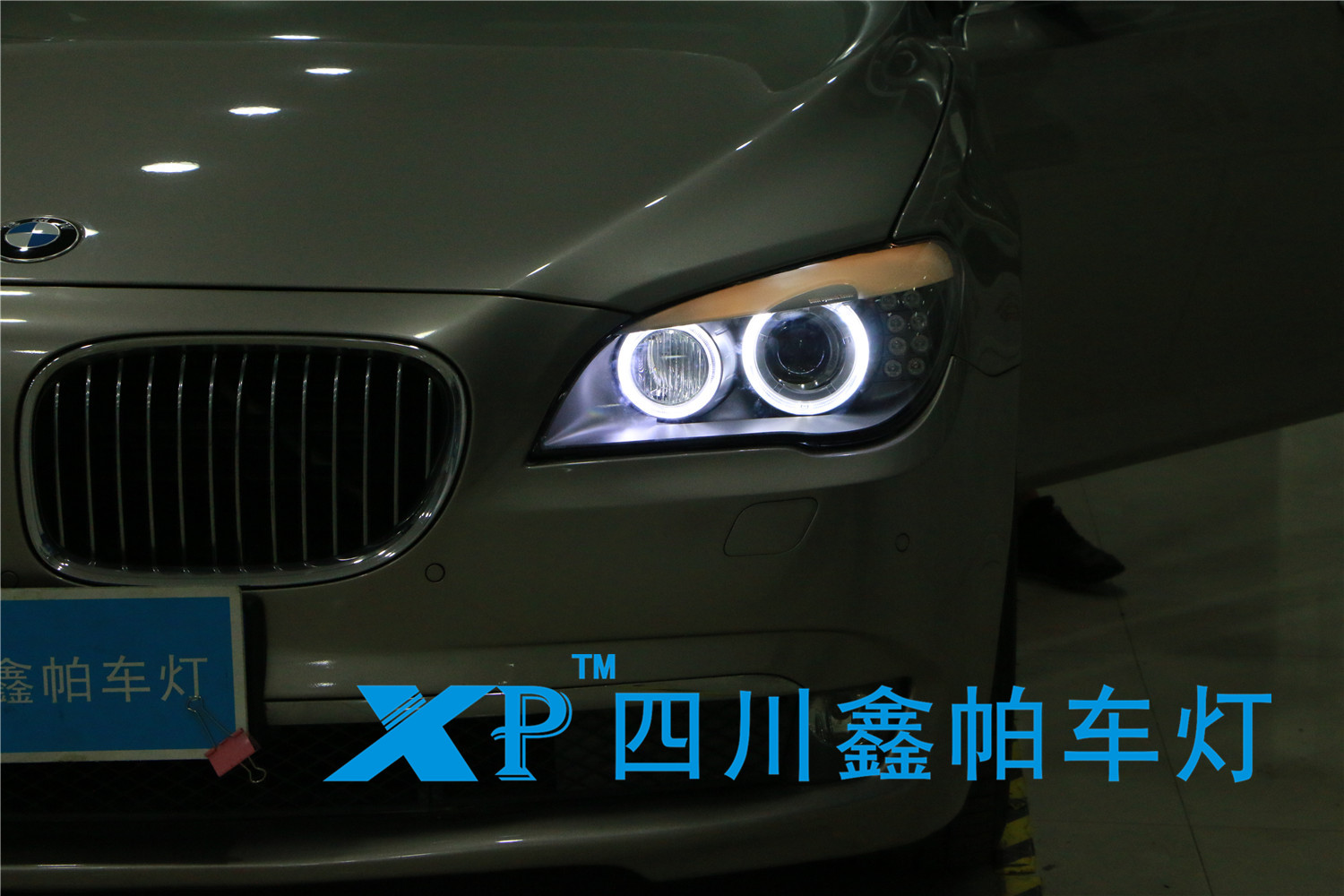 寶馬730 740 黃色天使眼改白色大燈升級LED惡魔眼雙光透鏡氙氣燈