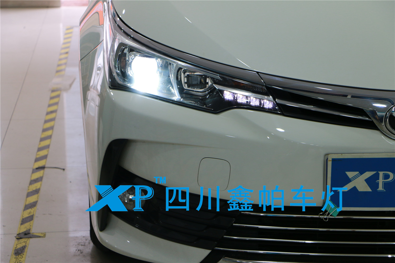 豐田卡羅拉成都專業(yè)改燈鑫帕車燈LED雙光透鏡氙氣燈激光燈海拉Q5