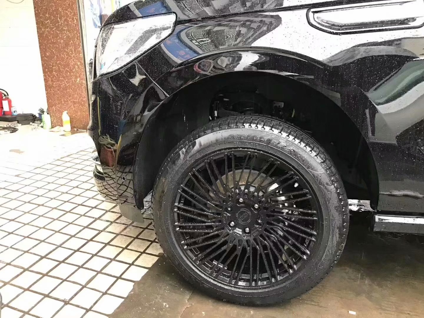 提新車 ，換輪轂！ 林肯，領(lǐng)航員，換私人定制鍛造 22寸 完工！