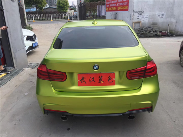 武汉宝马3系车身改色贴膜电光金属柠檬绿效果图