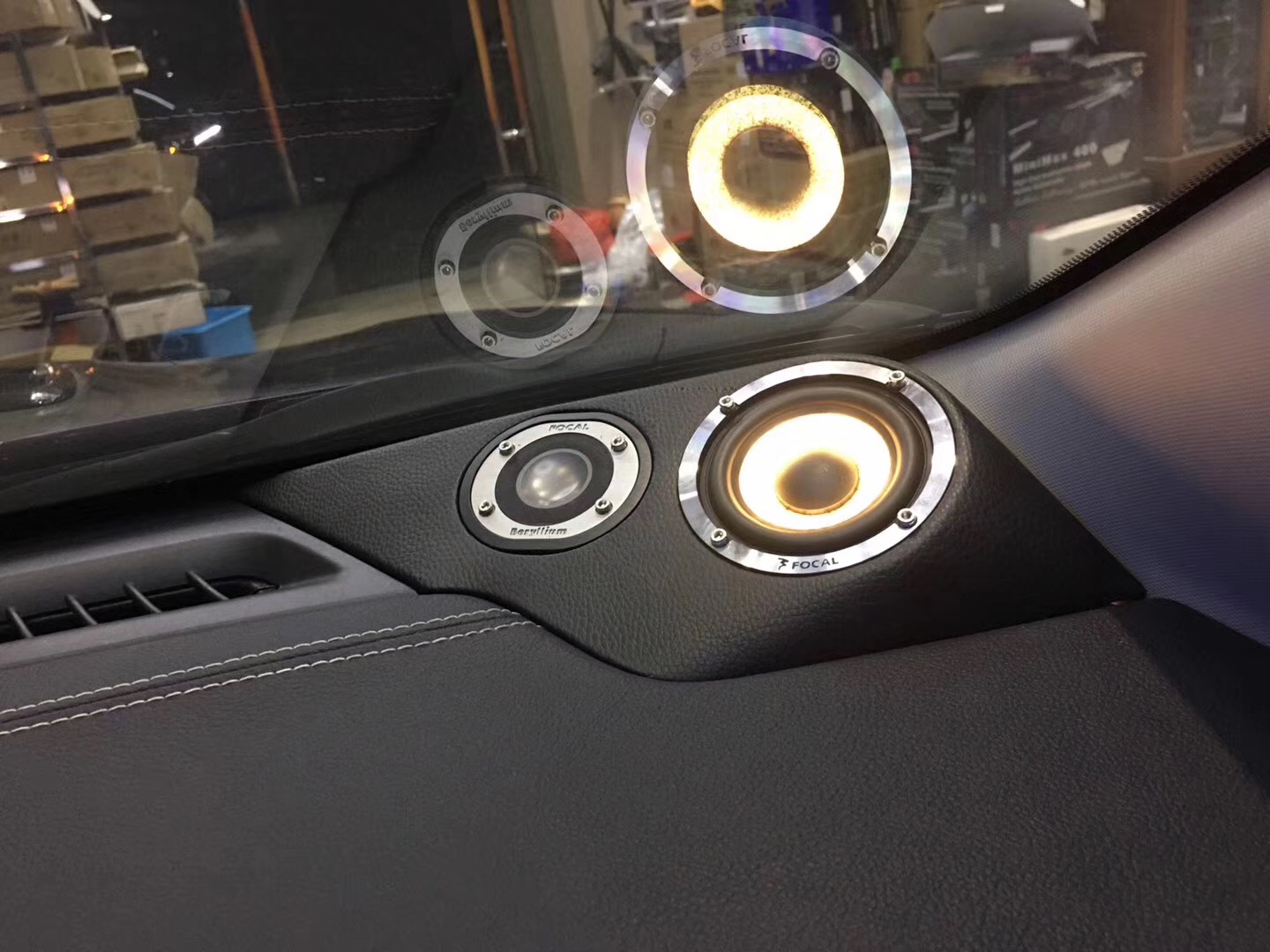 汕頭星悅汽車音響改裝店自由光改裝前聲場(chǎng)雙胞胎2套法國勁浪烏托邦NO7三分頻（5分頻）帶您體驗(yàn)不一樣的音效骨灰級(jí)的燒友挑剔的“金耳朵”也是夠滿足